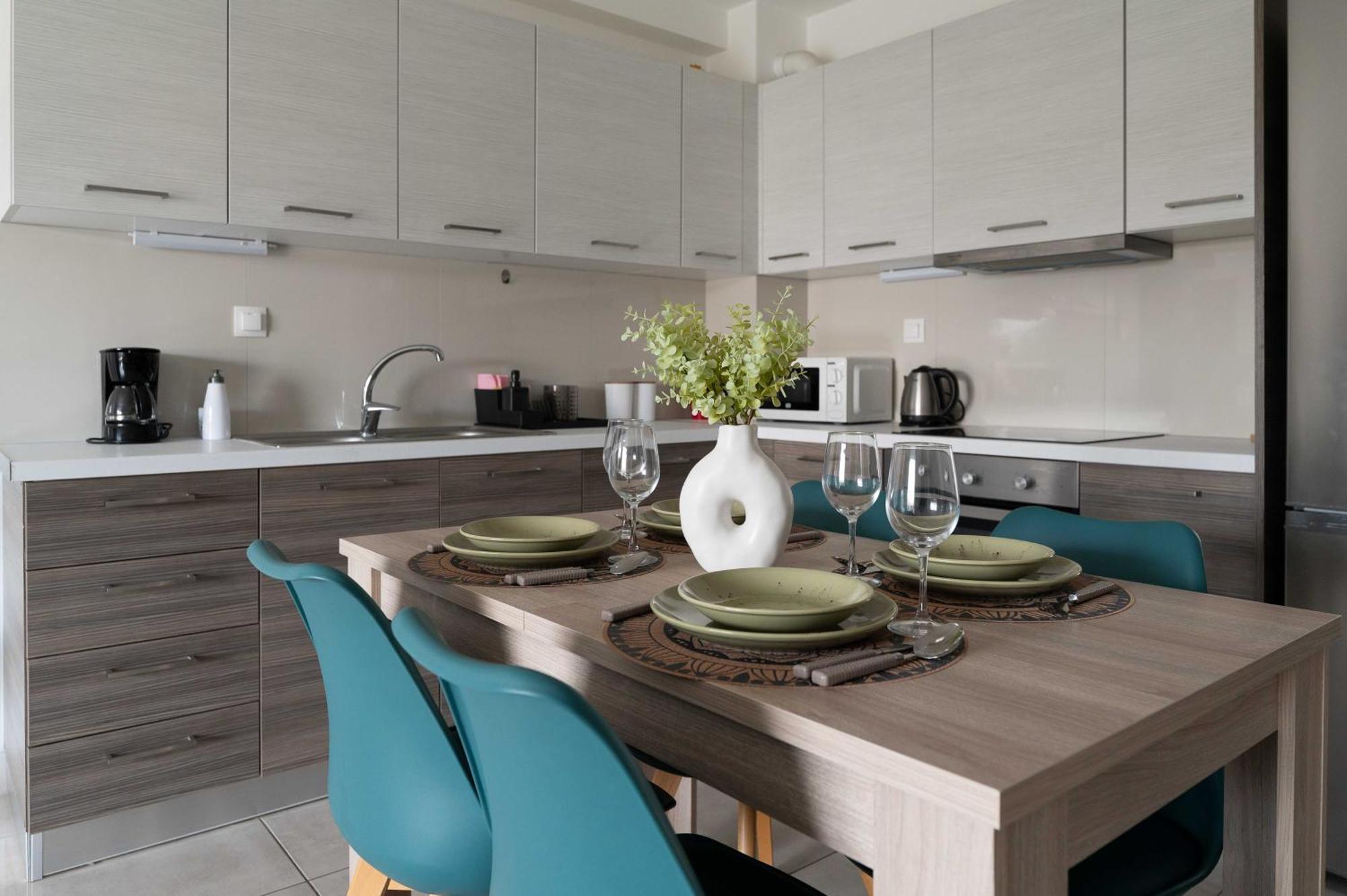 Modern Spacious Apartment Located In Piraeus Exterior photo